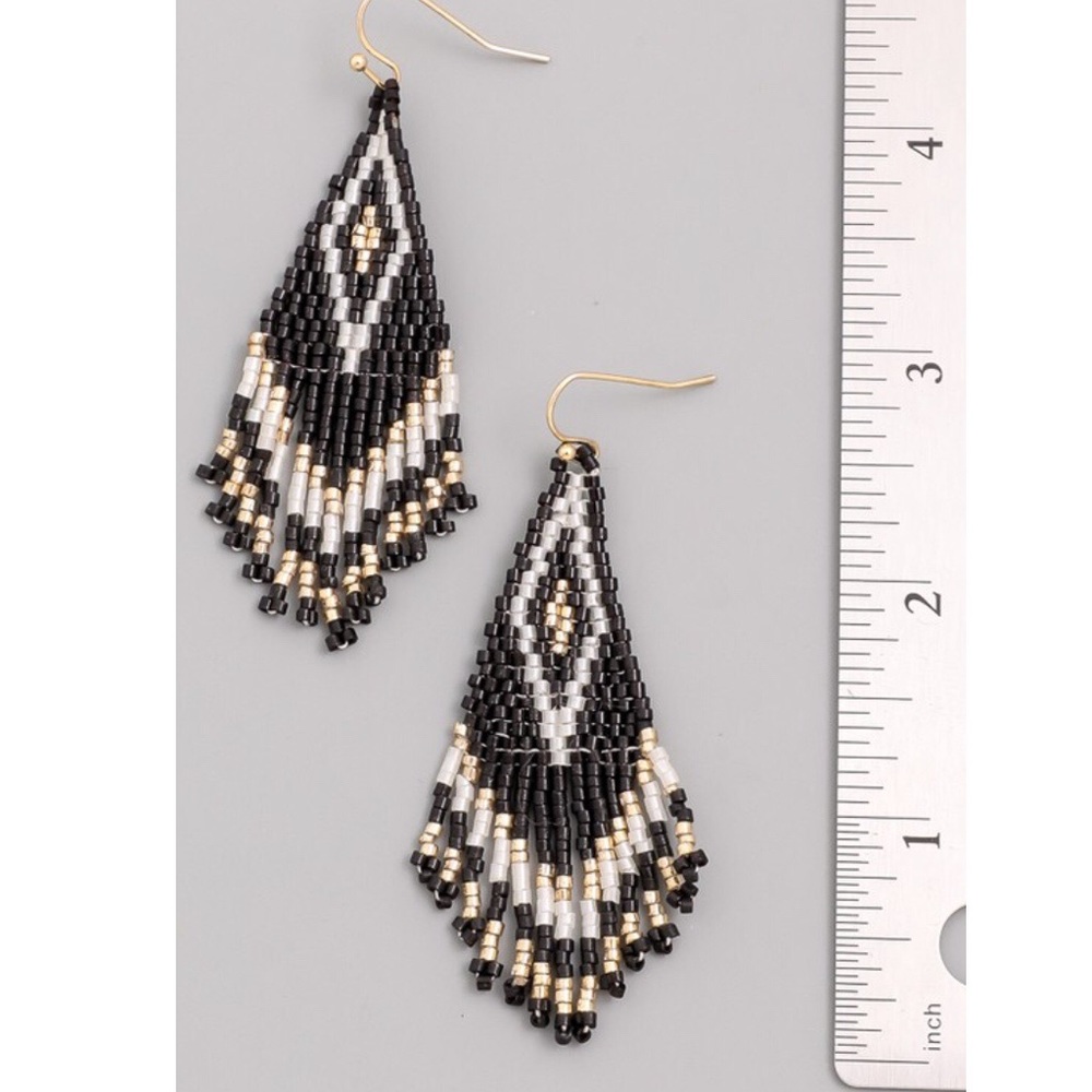 Last 1! 🌟Hot Pink Beaded Tassel Earrings - Picture 4 of 5